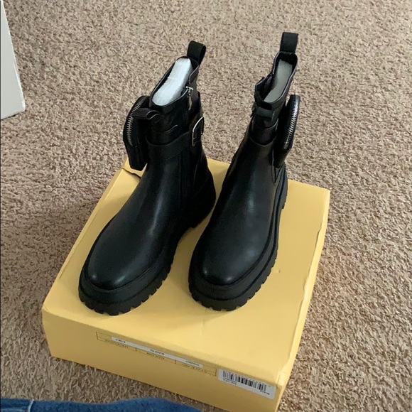 BLACK POCKET CHUNKY SOLE ANKLE BOOTS SZ 7 - Picture 2 of 5